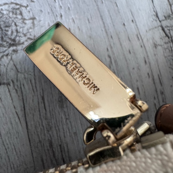 Michael Kors Wristlet White with Gold Hardware Purse Bag - Picture 5 of 7